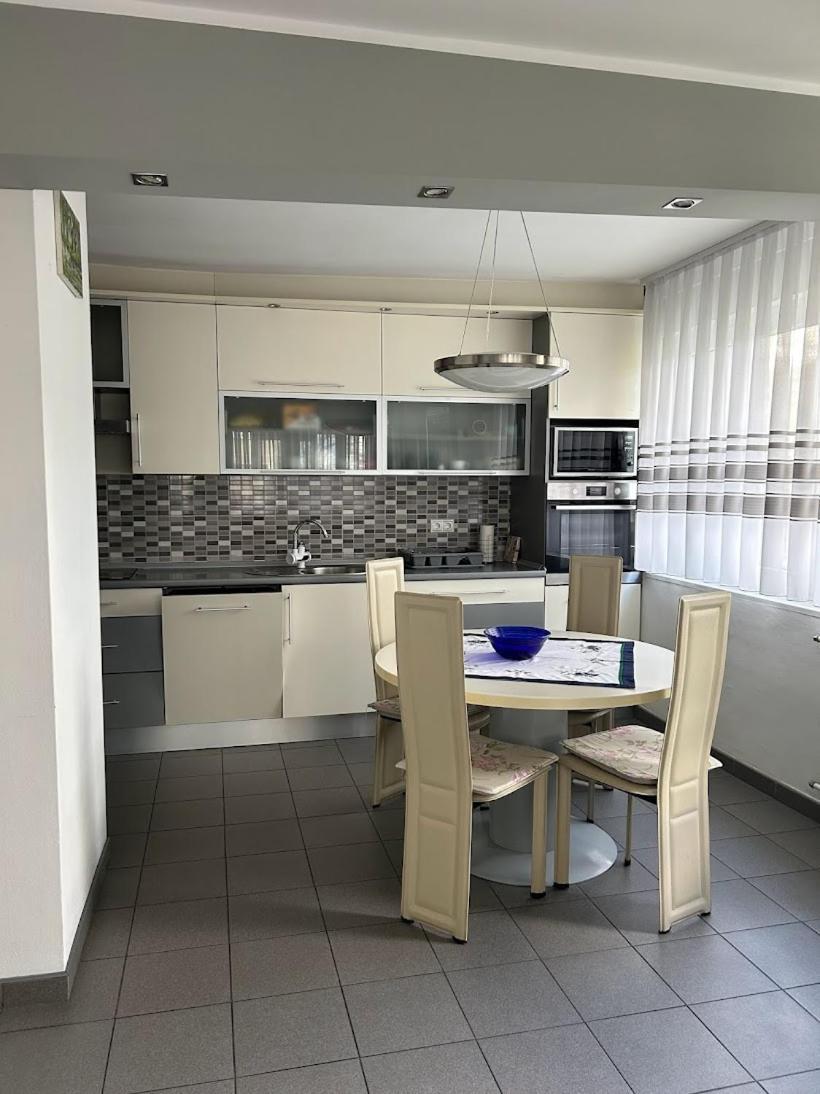 Tina Apartment Karlovac Exterior photo