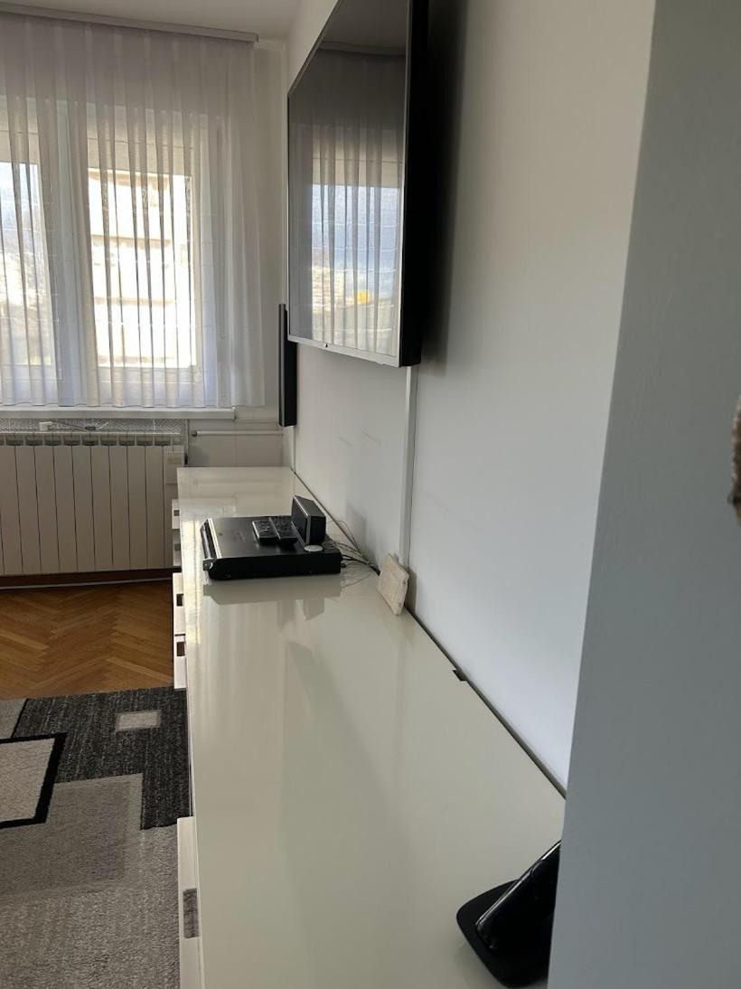 Tina Apartment Karlovac Exterior photo